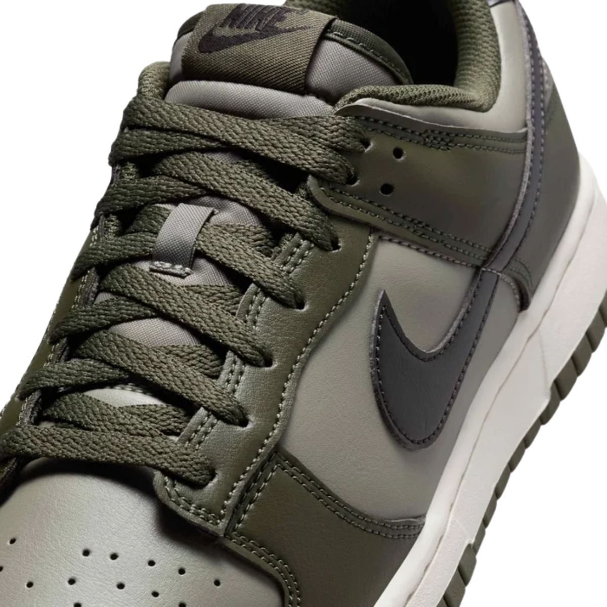 NIKE DUNK LOW RETRO BTTYS
