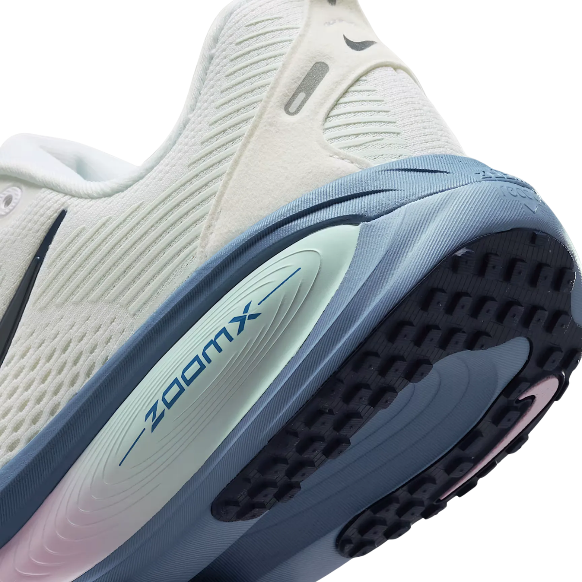 W NIKE VOMERO 18