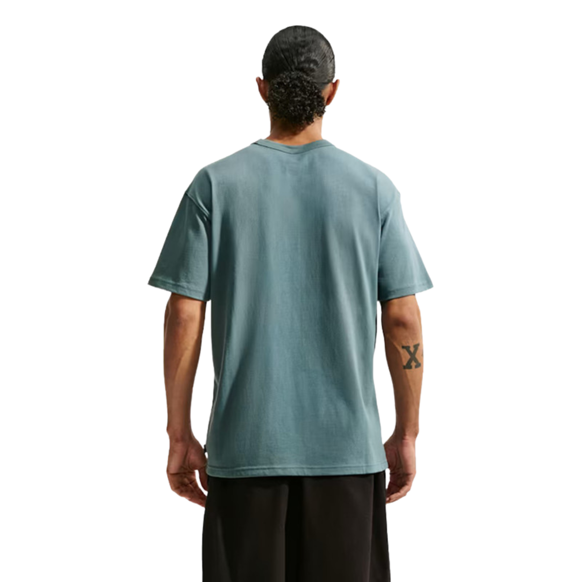 M NSW TEE LSE PREM ESS SUST